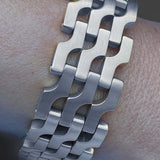 M&M Damenuhr Banana Wave | Modell 125 | M11967-125